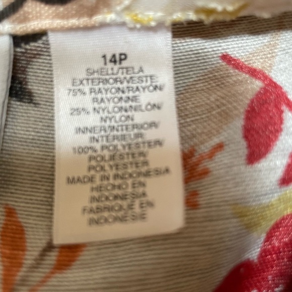 Alfred Dunner Floral Semi Sheer Blouse Button Up Top 3/4 Sleeve Size 14P - Picture 6 of 6